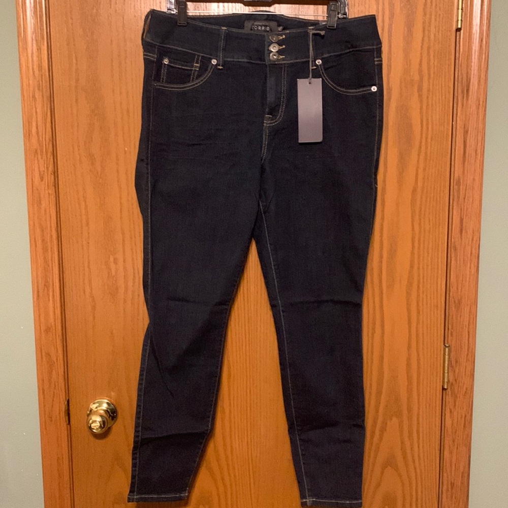 Torrid premium jetting, dark blue, sz 16R, never worn.